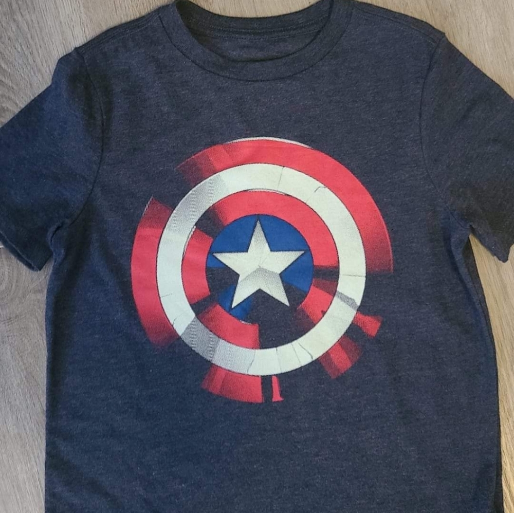 Gap avengers tshirt